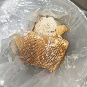 প্রাকৃতিক চাক সহ মধু 1kg